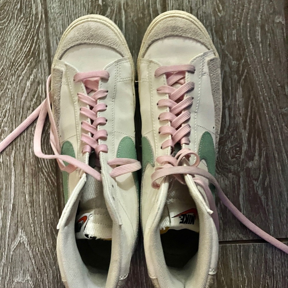 Nike Women's White, Pink, and Green Sneakers